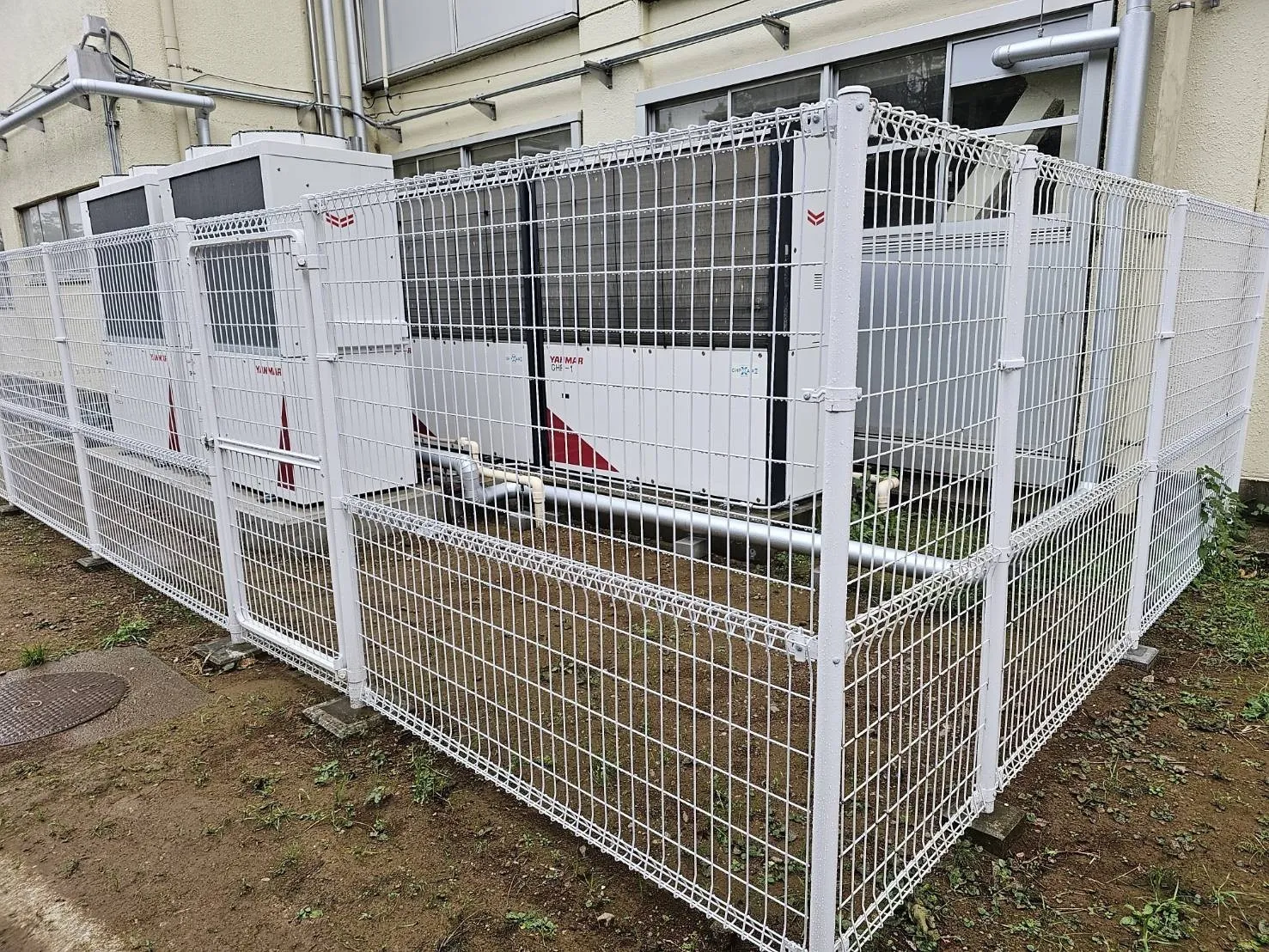 松戸市　学校　室外機の基礎&フェンス